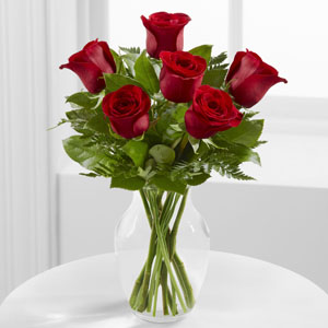 Love's Embrace Roses -1/2 Dozen Red