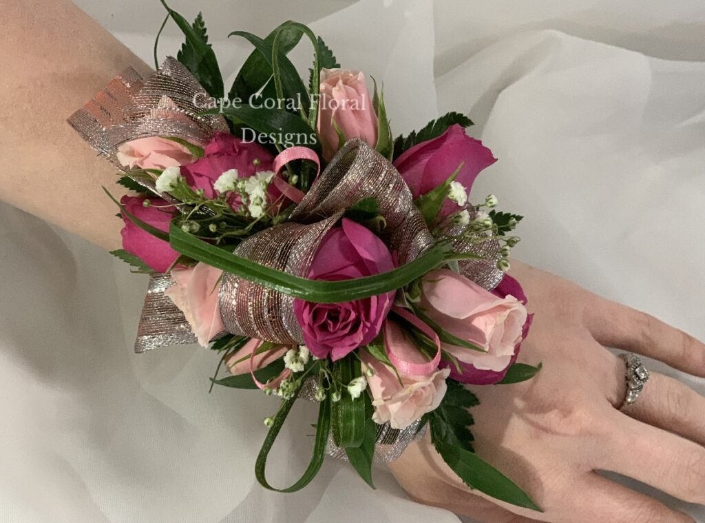 Ht & Lt Pink Spray Rose HM Corsage